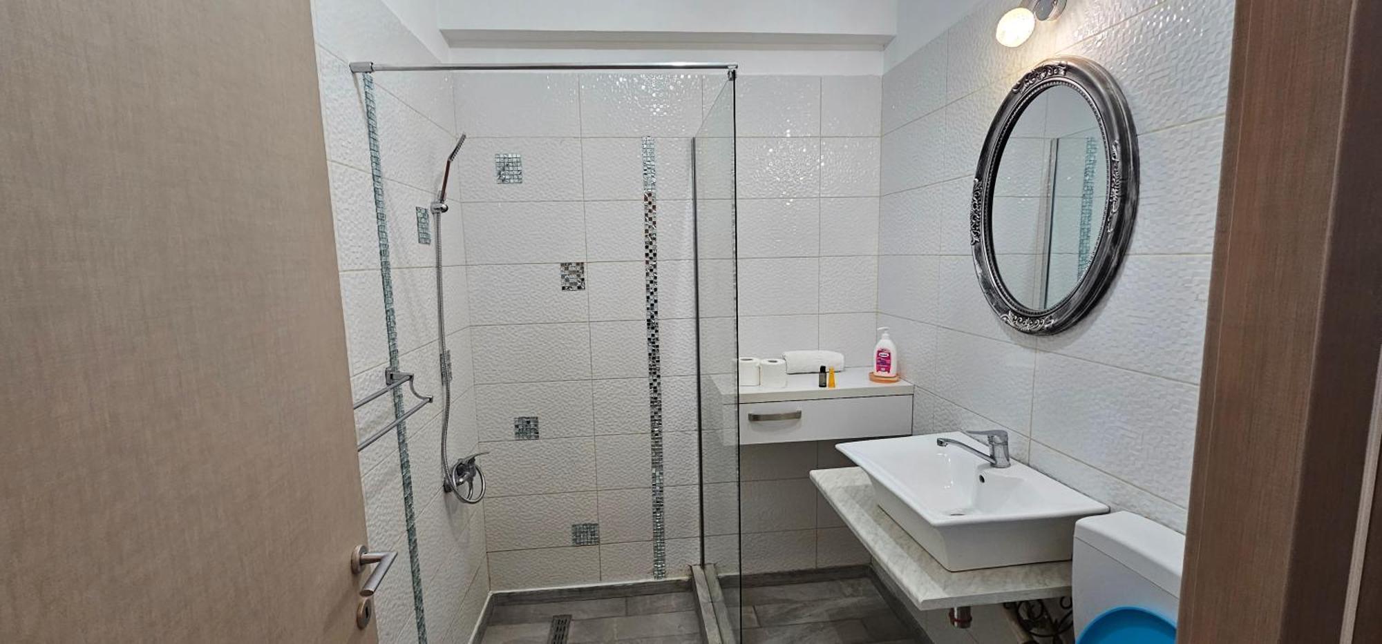 Luxury Aparthotel Promenada In Building Stefan Prima Linie La Mare Нэводари Экстерьер фото